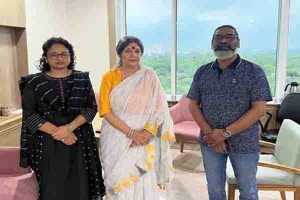 CPM leader Brinda Karat met Shibu Soren
