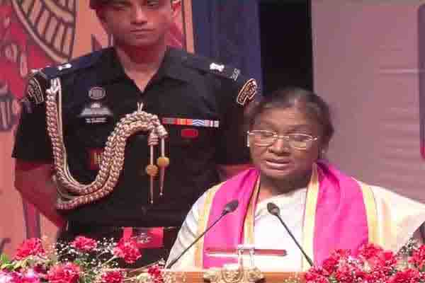 President Draupadi Murmu called upon doctors to play a leading role in building the society at AIIMS convocation
