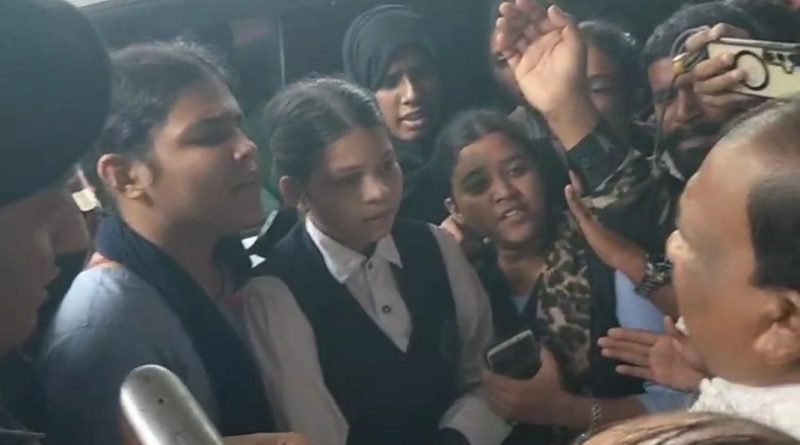 Students surrounded Education Minister Ramdas Soren, angry over closure of studies