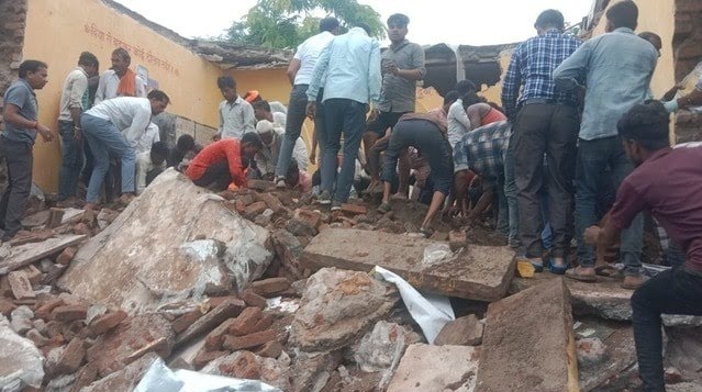 halawar-school-building-collapse-children-killed