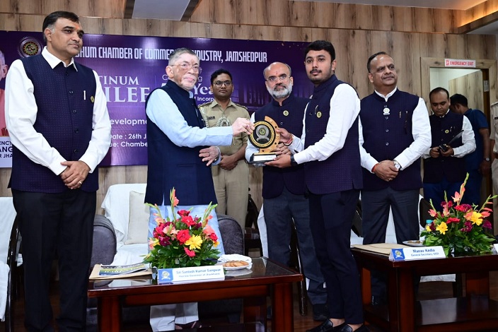 governor-women-entrepreneurs-loan-distribution